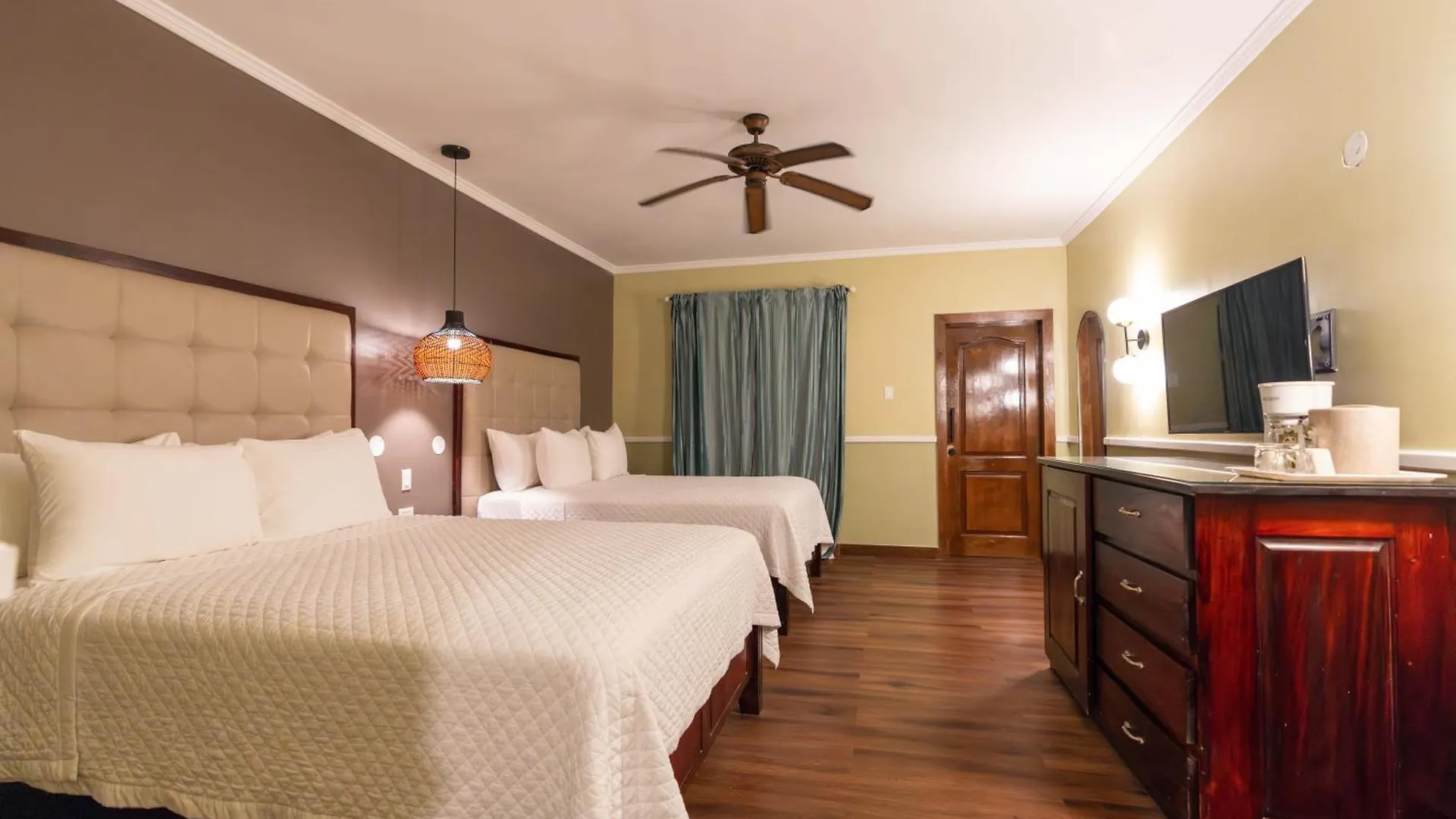 Travellers Beach Resort Negril