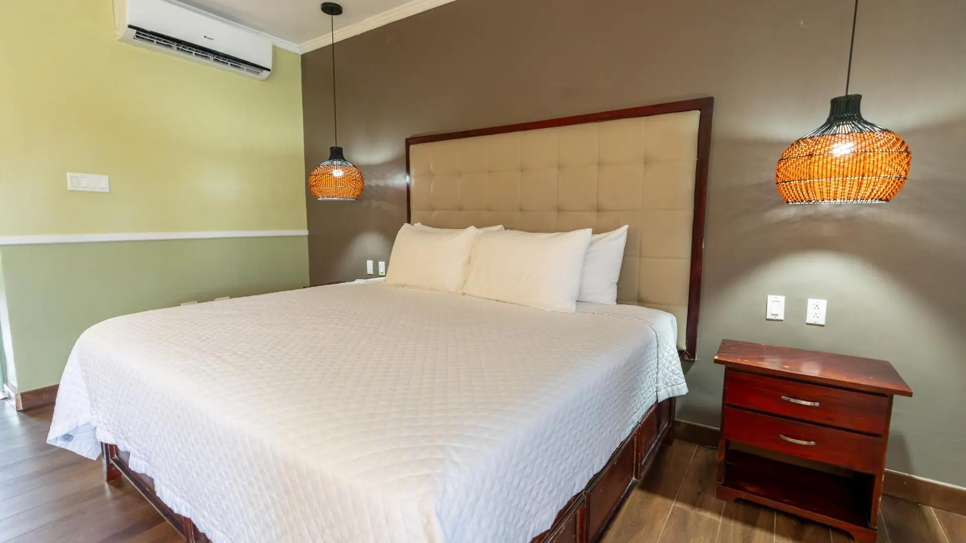 Travellers Beach Resort Negril