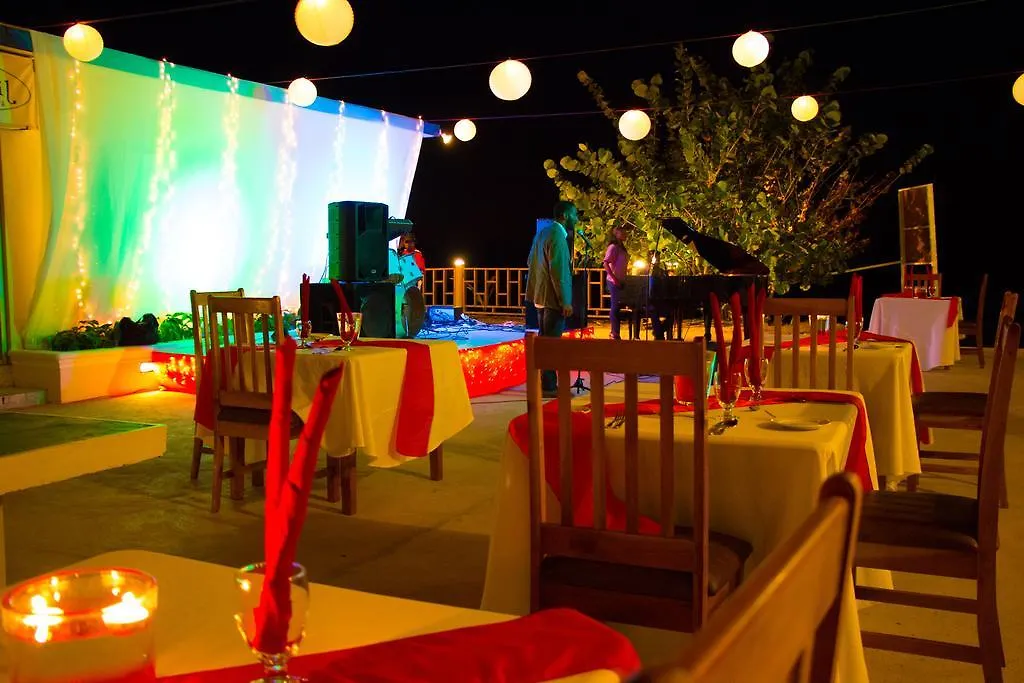 Travellers Beach Resort Negril 3*,