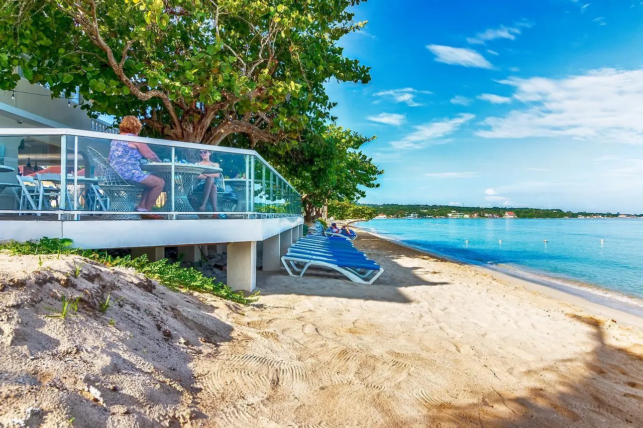 Travellers Beach Resort Negril 3*,
