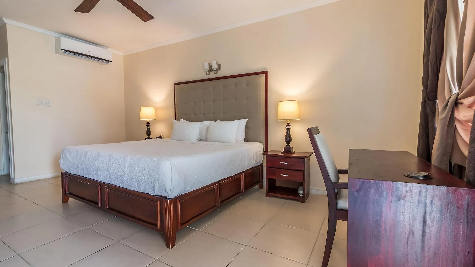 Travellers Beach Resort Negril